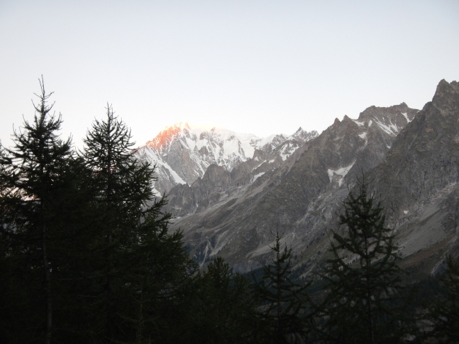 First photo of the unbelievable Alpenglow on Monte Bianco at about 6:40 am